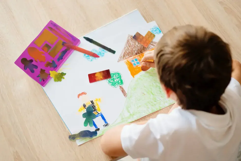 ATELIER DE FABRICATION DE CRAYONS