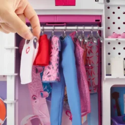 BARBIE - POUPEE ET SON MEGA DRESSING