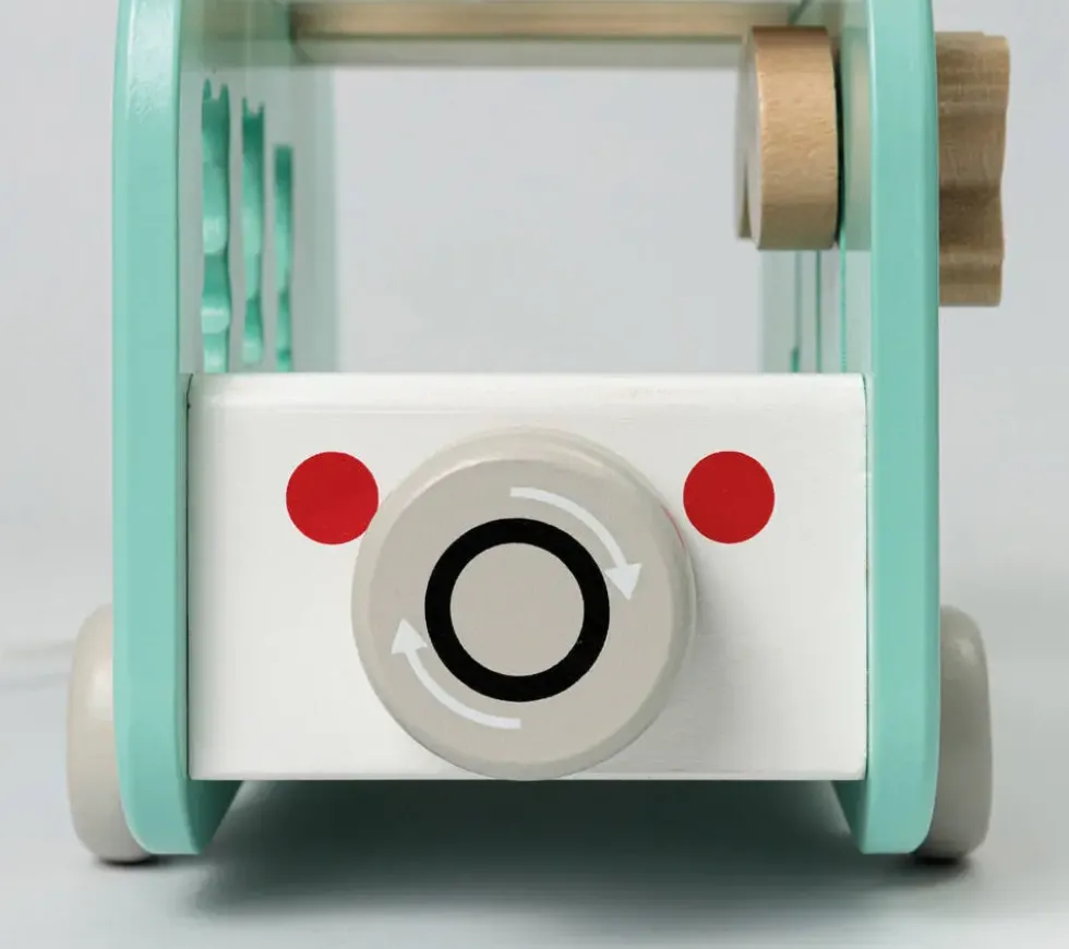 BUS MULTI-ACTIVITES EN BOIS