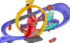CARS - PISTE CELEBRATIONFLASH MCQUEEN RACE TO CELEBRATE