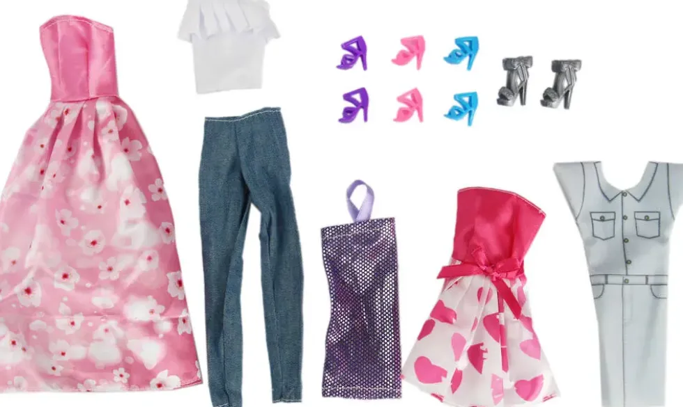 COFFRET 5 TENUES POUR POUPEE MANNEQUIN