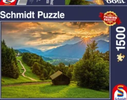 COUCHER DE SOLEIL SUR LE VILLAGE DE MONTAGNE DE WAMBERG
