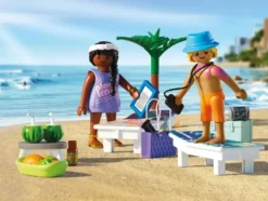 COUPLE VACANCIERS A LA PLAGE ET TRANSATS-71908