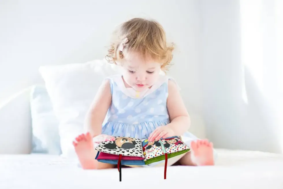 DISNEY BABY -LIVRE D'EVEIL EN TISSU