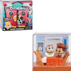 DOORABLES - MOMENT DE FILMS- 2 FIGURINES ET 1 SCENE