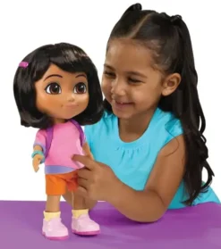 DORA L'EXPLORATRICE - POUPEE DORA CHANTE ET EXPLORE