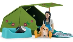 FIGURINE -KIM PART EN CAMPING