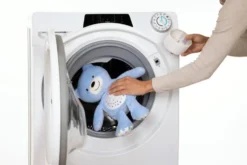 FIRST DREAMS - PELUCHE OURSON PROJECTEUR BABY BEAR BLEU