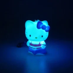HELLO KITTY - FIGURINE LUMINEUSE HIP HOP AVEC DRAGONNE