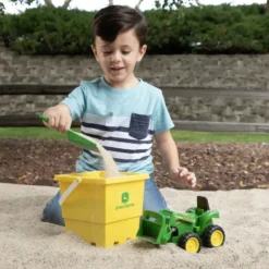 JOHN DEERE -ENSEMBLE BAC A SABLE AVEC SEAU ET CAMION-BENNE