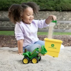 JOHN DEERE -ENSEMBLE BAC A SABLE AVEC SEAU ET CAMION-BENNE