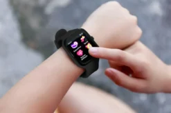 KURIO - LA MONTRE CONNECTEE NOIRE