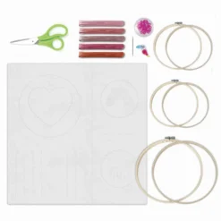 LOVELY BOX -MES PREMIERES BRODERIES