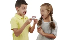 MACHE-MOTS ENFANTS CONTRE PARENTS