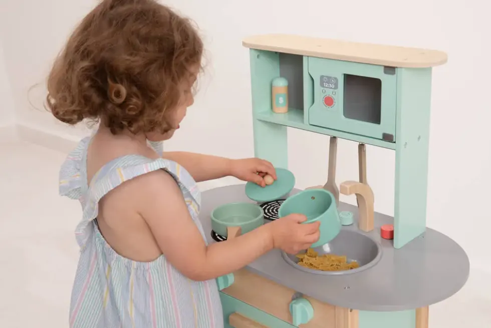 MA PREMIERE CUISINE EN BOIS