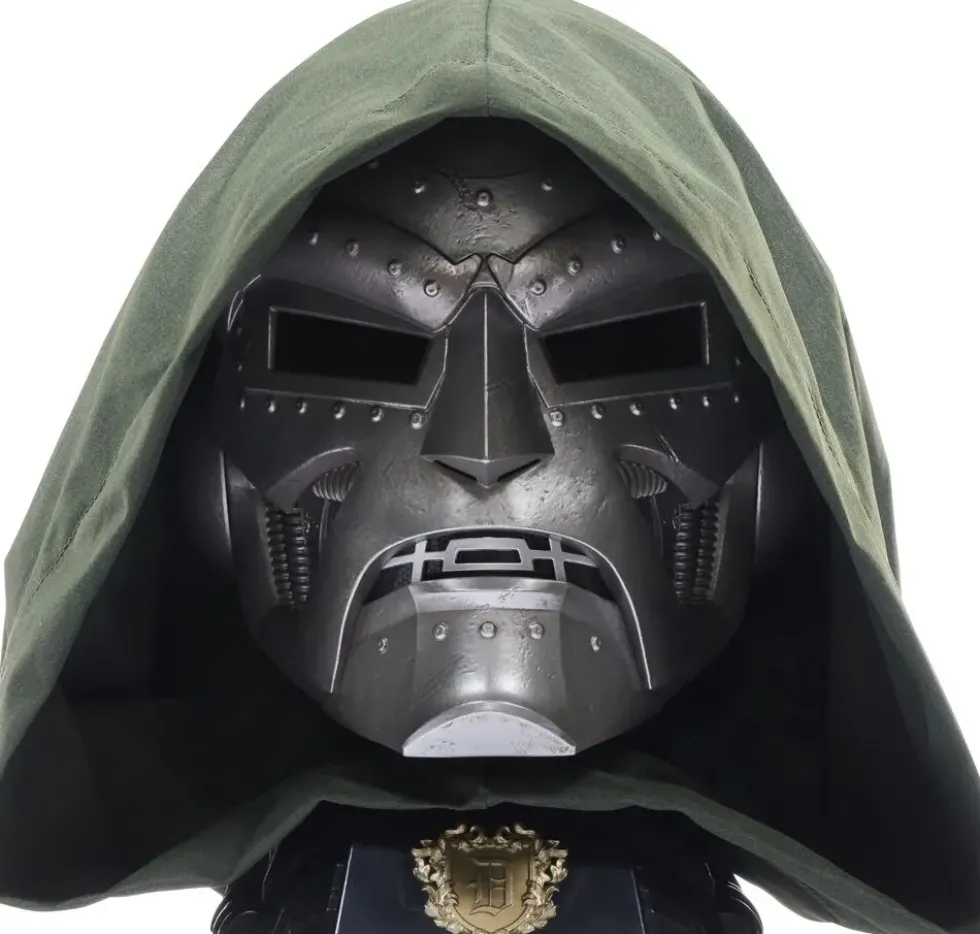 MARVEL CASQUE DOCTOR DOOM REPLIQUE LEGEND SERIES 1/1