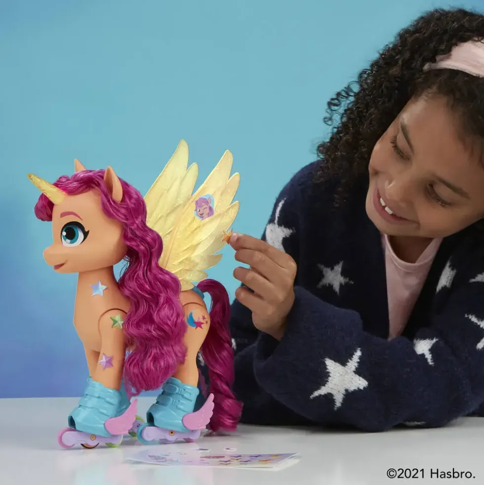 MY LITTLE PONY- SUNNY CHANTE ET FAIT DU ROLLER