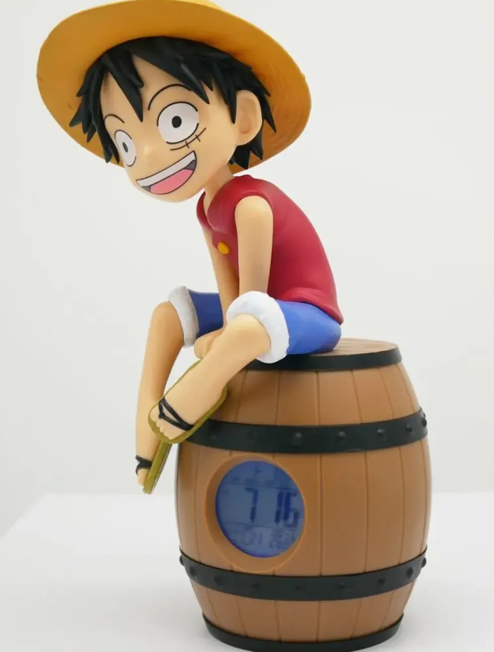 ONE PIECE - FIGURINE REVEIL LUFFY SUR TONNEAU