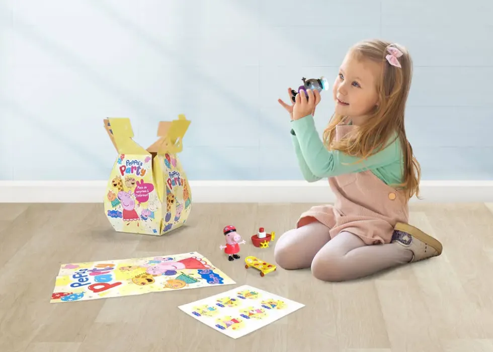 PEPPA PIGBOITE SURPRISE AVEC FIGURINES STICKERS ET POSTER
