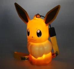 POKEMON - FIGURINE LUMINEUSE EVOLI AVEC DRAGONNE