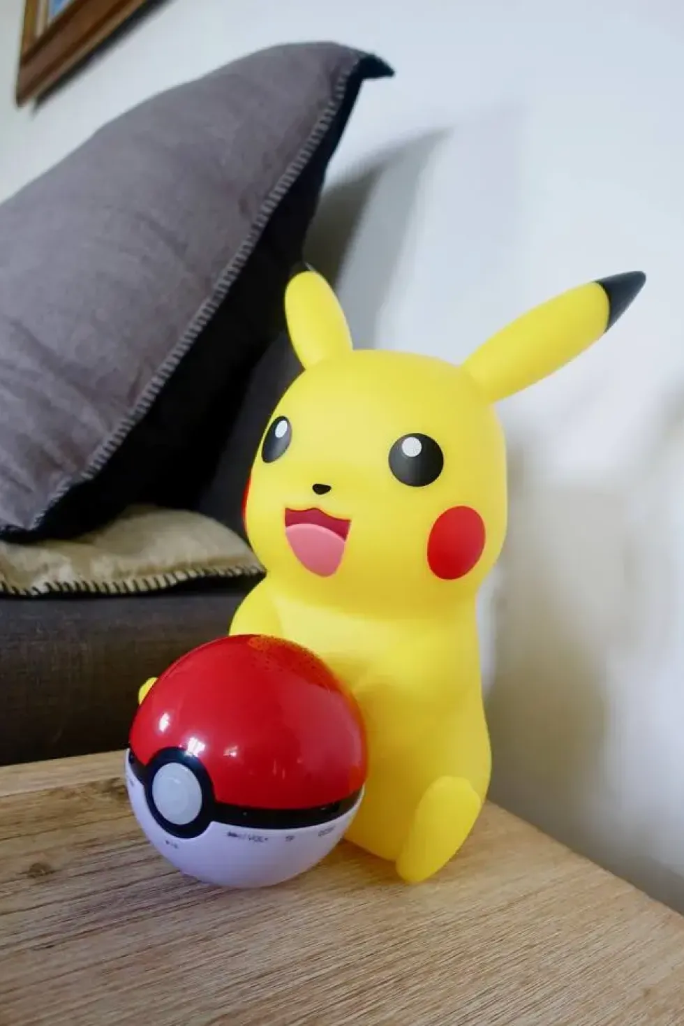POKEMON - LAMPE LED PIKACHU ET ENCEINTE SANS FIL