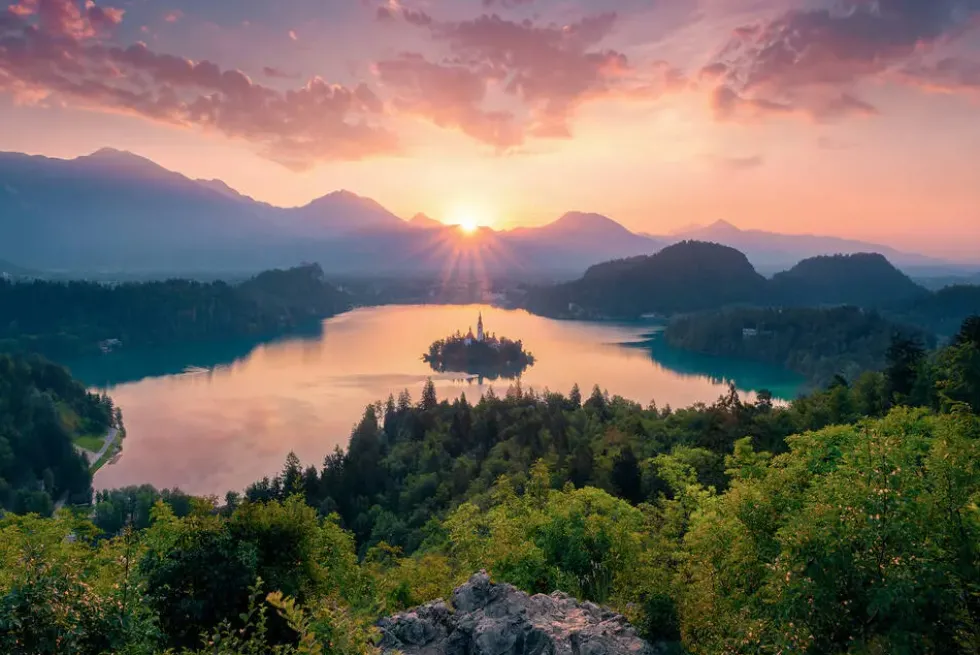 PUZZLELAC DE BLED, SLOVENIE - 3000 PIECES