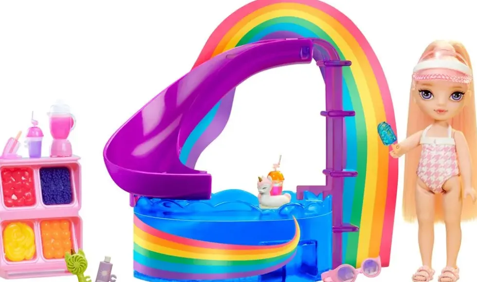 RAINBOW HIGH LITTLE JOURNEE PISCINE AVEC BLUSH