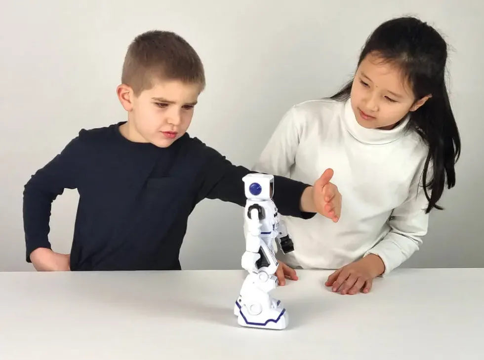 ROBOT MARKO