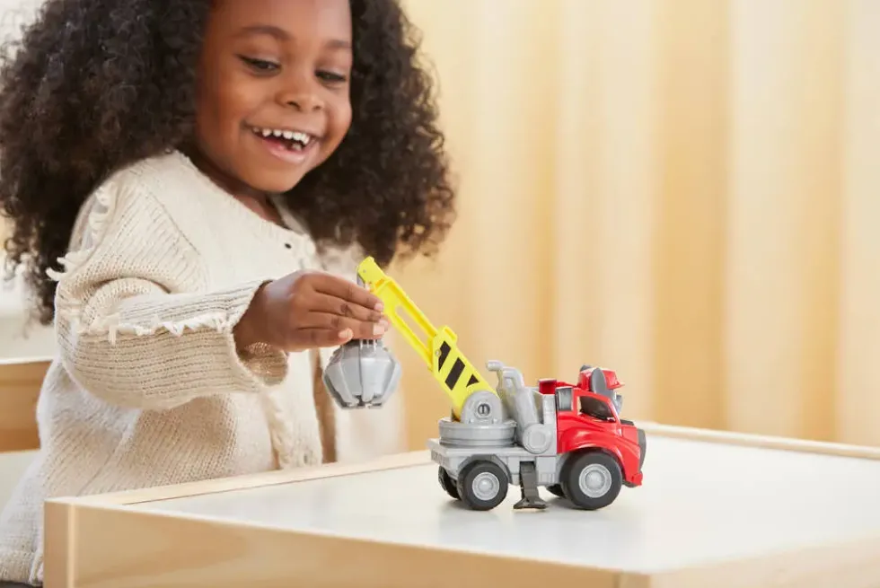 RUBEN ET COMPAGNIE- VEHICULE ET FIGURINE CHARGER