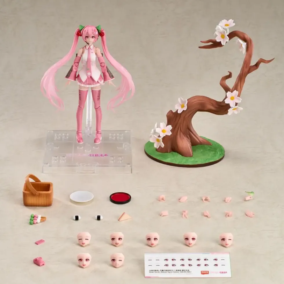SAKURA MIKU FIGURINE
