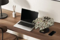 STAR WARS - 4D BUILD - FAUCON MILLENIUM 223 PIECES