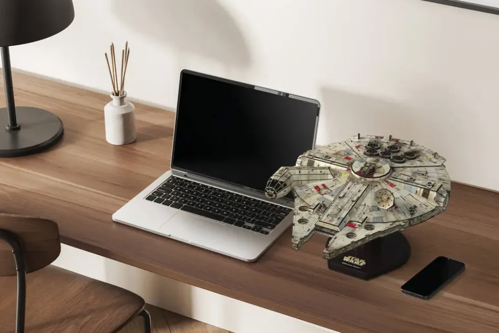 STAR WARS - 4D BUILD - FAUCON MILLENIUM 223 PIECES