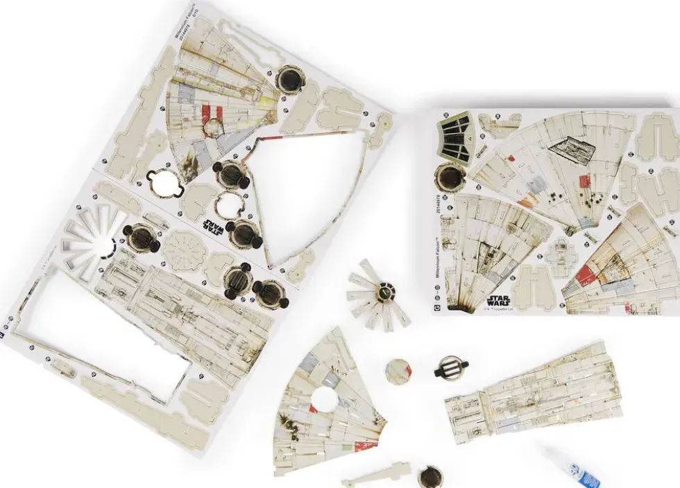 STAR WARS - 4D BUILD - FAUCON MILLENIUM 223 PIECES