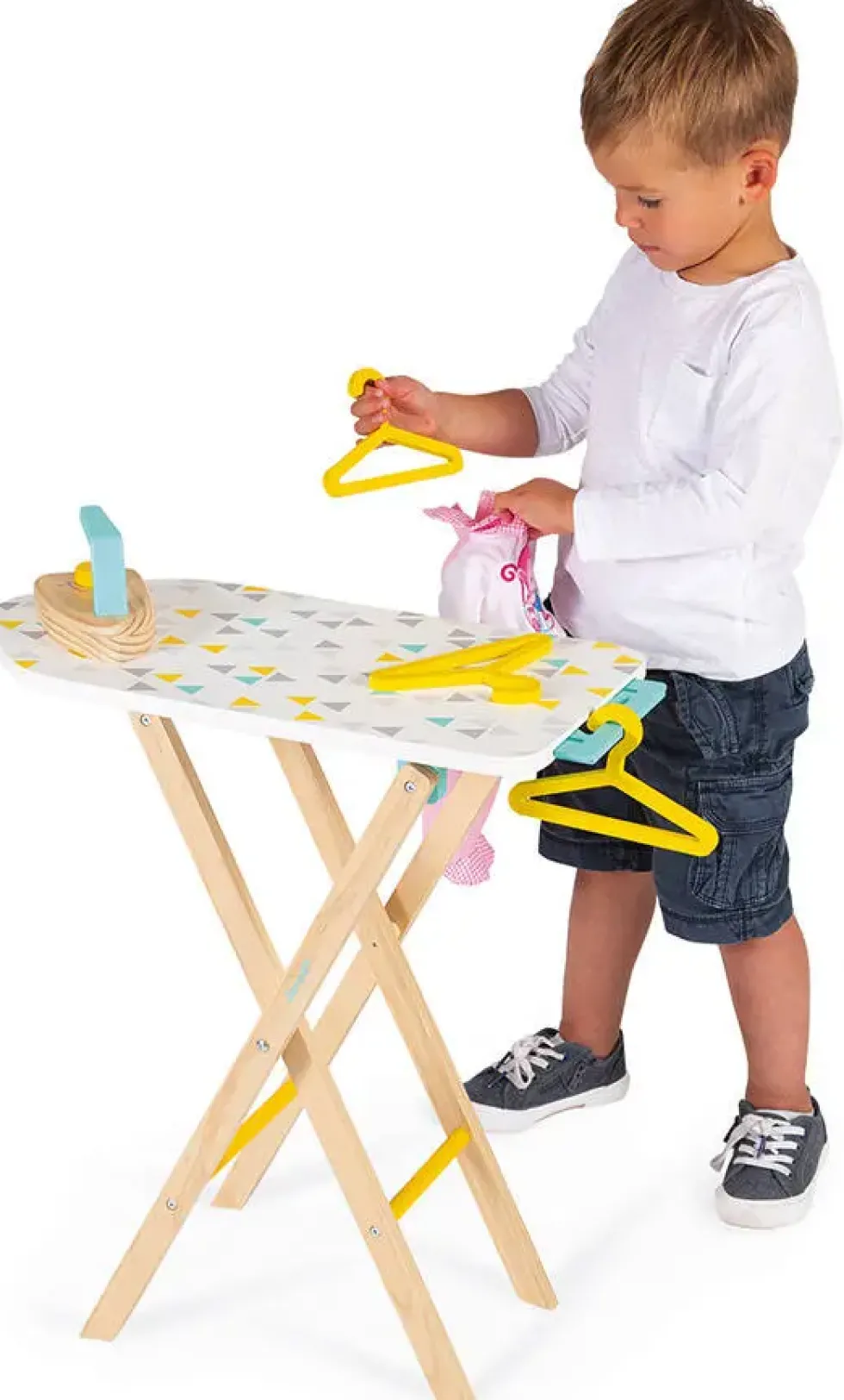 TABLE À REPASSER