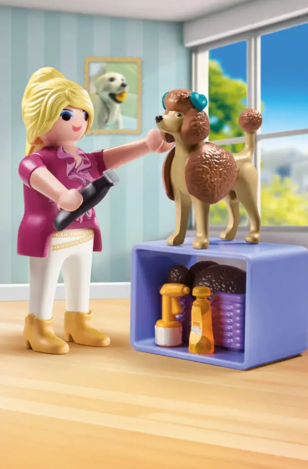 TOILETTEUSE AVEC CANICHE ET ACCESSOIRES - 71747