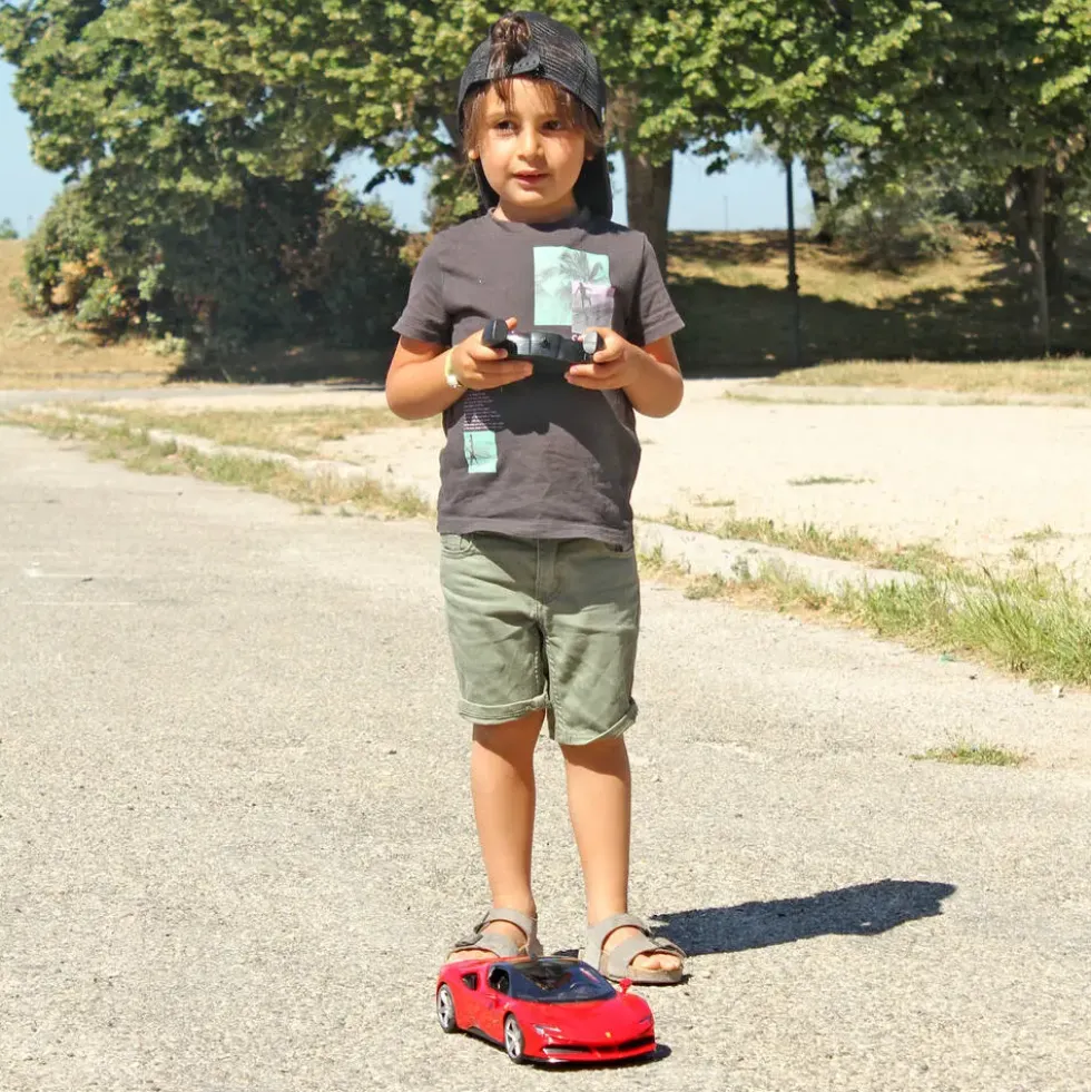 TURBO CHALLENGE - 1:14 VOITURE RADIOCOMMANDEE FERRARI SF90 STRADALE