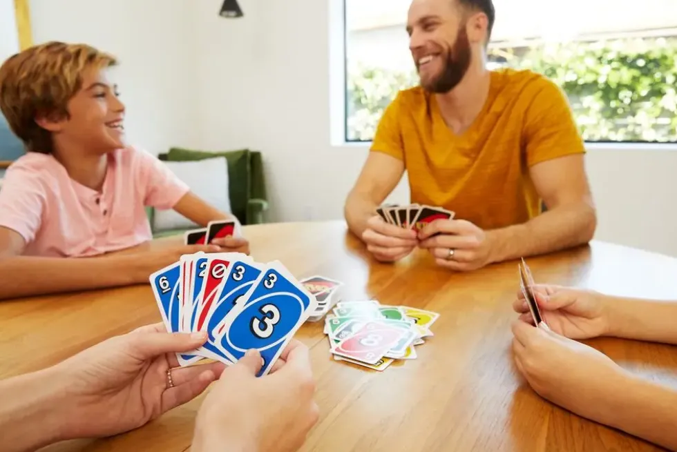 UNO CLASSIQUE JEU DE CARTES