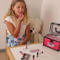 VALISETTE MAQUILLAGE - VERNIS A ONGLES - FAUX ONGLES ET AUTRES MAQUILLAGES