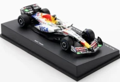 1/64 VOITURE RACING BULLS VCARB 02 F1 TEAM N6 8EME GP JAPON 2025 ISACK HADJAR